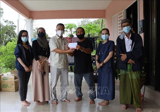 L ambassade du Vietnam en Malaisie apporte son soutien à des Cham